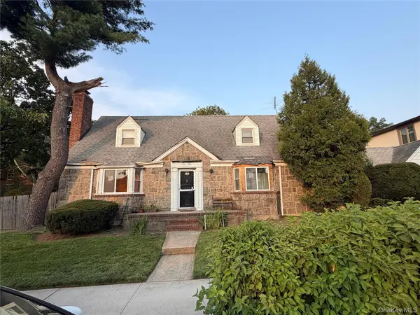 185-02 69th AVE, Fresh Meadows, NY 11365