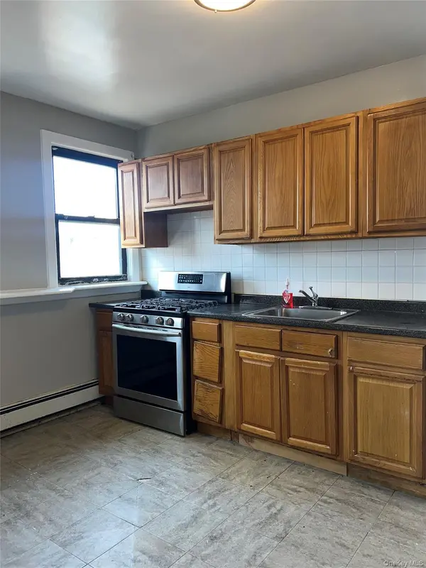 299 E. Third ST #Second floor, Mount Vernon, NY 10553