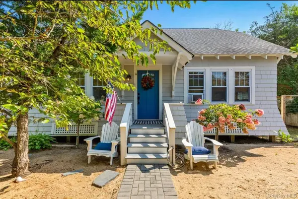 22 Crescent AVE, Seaview, NY 11770