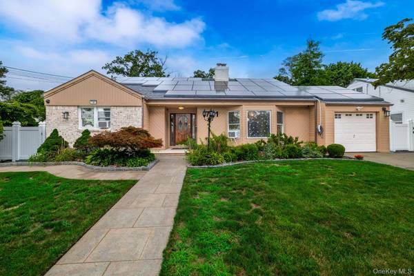 791 Cornwell AVE, Malverne, NY 11565