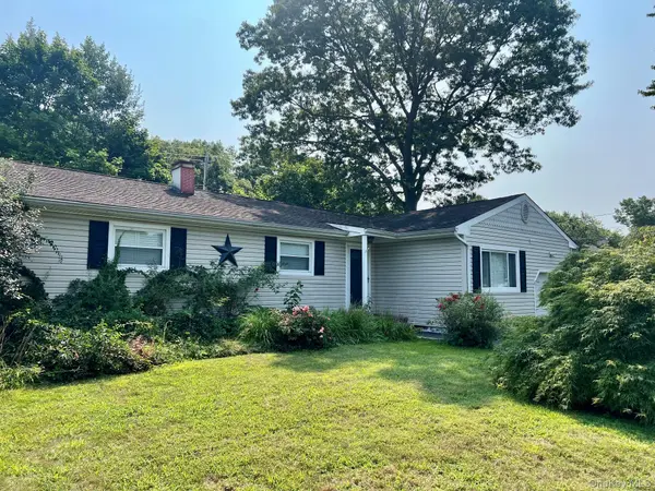 69 Bellwood AVE, South Setauket, NY 11720