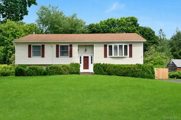 2 Shirley DR, Patterson, NY 12563