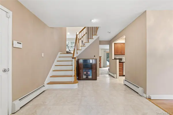 276 Mount Pleasant RD, Hauppauge, NY 11788