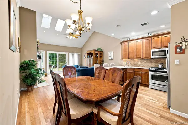 196 Pond View DR, Port Washington, NY 11050