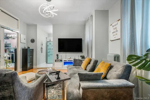 21-05 33rd ST #1F, Astoria, NY 11105