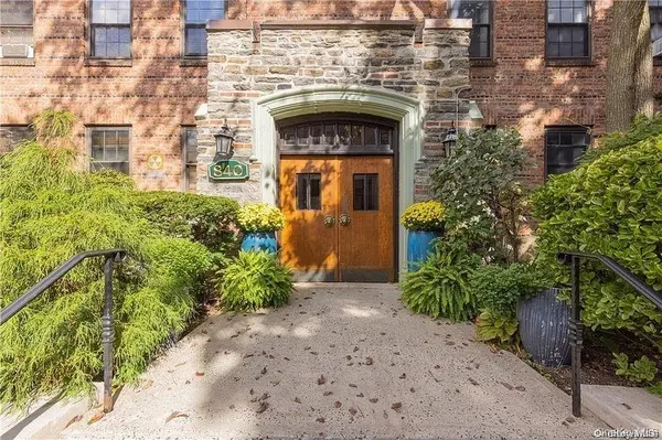 840 Bronx River RD #3B, Yonkers, NY 10701