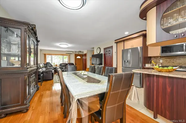 14703 77th RD, Flushing, NY 11367