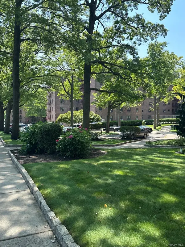 86-70 FRANCIS LEWIS BOULEVARD #B65, Queens Village, NY 11427