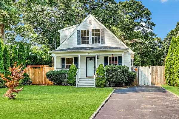 265 Forrest AVE, Shirley, NY 11967