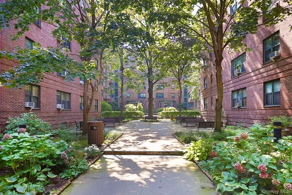 34-21 78th ST #3F, Jackson Heights, NY 11372