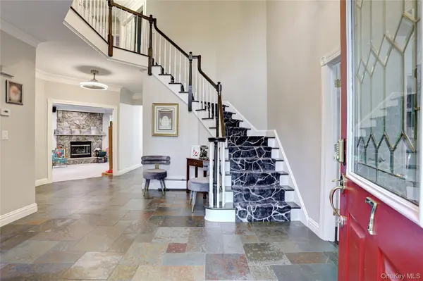 7 Birdie DR, Suffern, NY 10901