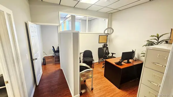 Address not disclosed, Riverhead, NY 11901