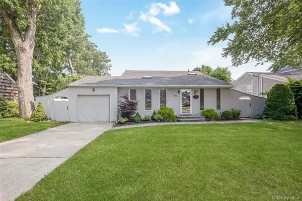 10 Larkin ST, Farmingdale, NY 11735