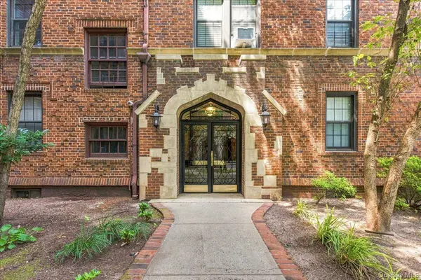68-12 Burns ST #B2, Forest Hills, NY 11375
