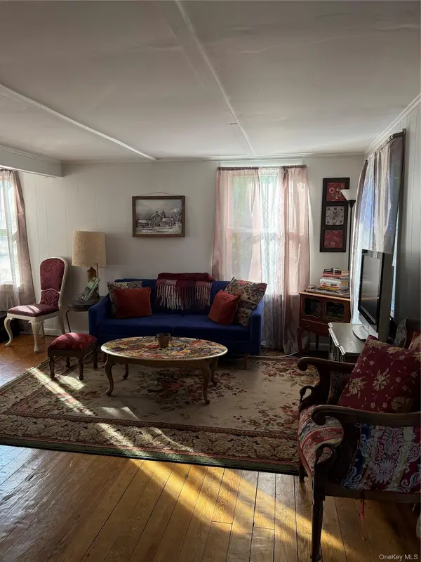 32 Casey LN, Wurtsboro, NY 12790