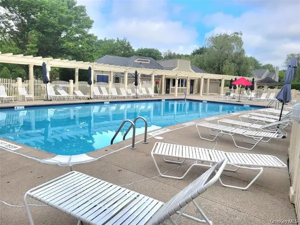 3905 Buttonwood LN, Carmel, NY 10512