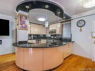 98-05 63rd RD #5E, Rego Park, NY 11374