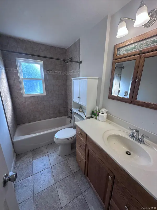 45 Radcliffe RD #1, Island Park, NY 11558