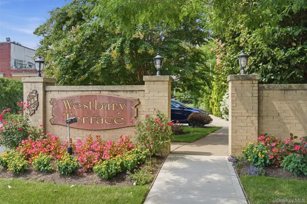135 Post AVE #2J, Westbury, NY 11590