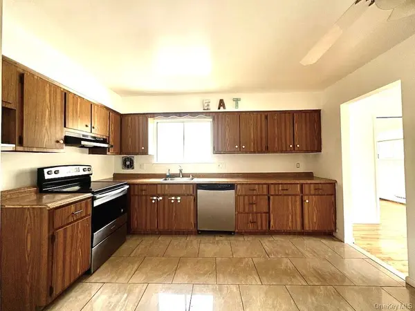 Address not disclosed, Valley Stream, NY 11581