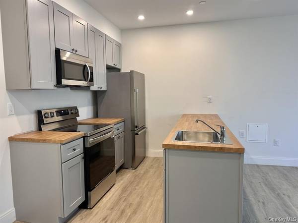 362 W MERRICK RD #105, Valley Stream, NY 11580