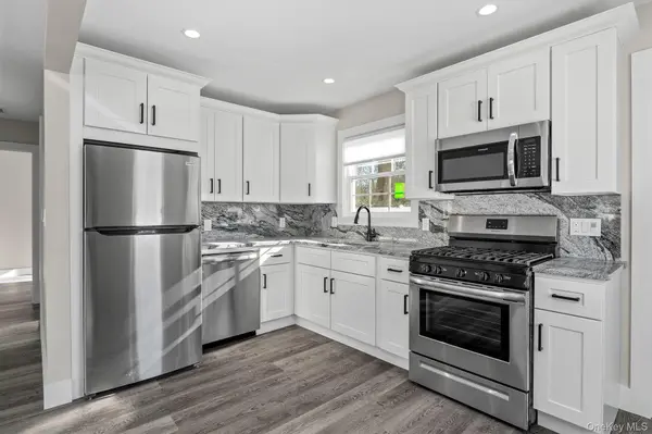 25 Lorraine #1, Northport, NY 11768