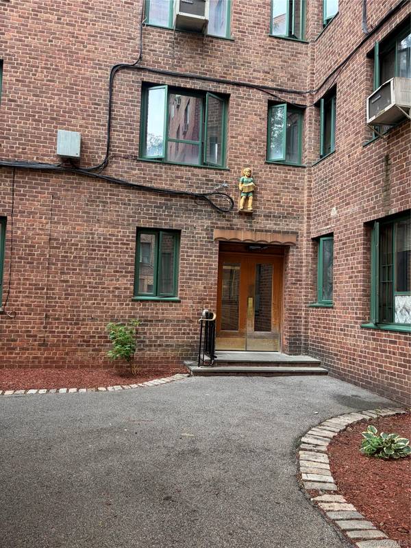 1501 Metropolitan AVE #10D, Bronx, NY 10462