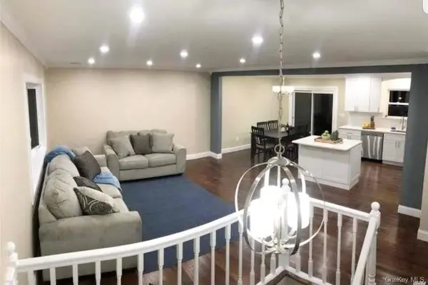 119 Spray, Massapequa, NY 11758