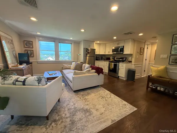 101 Elm ST, Huntington, NY 11743