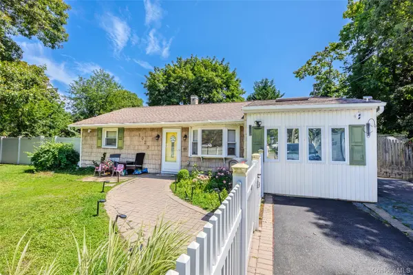 1023 Udall RD, Bay Shore, NY 11706