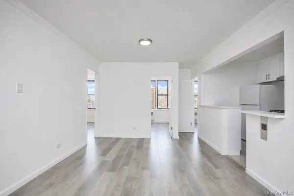 42-26 81st ST #7I, Elmhurst, NY 11373