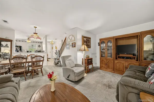 81 Lois LN, Monroe, NY 10950