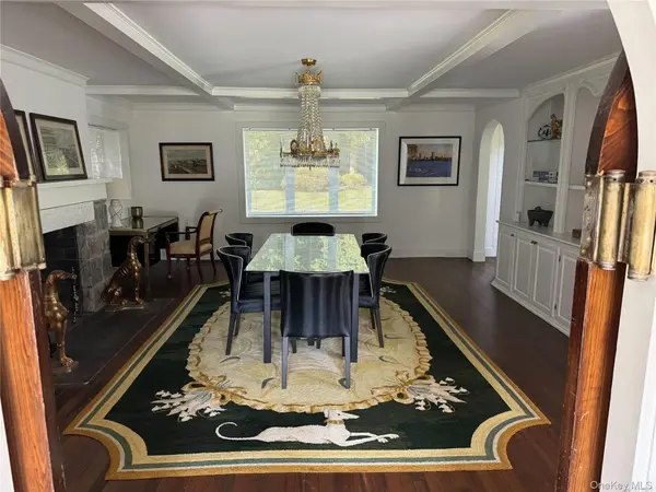 8 Valley Road RD, Locust Valley, NY 11560