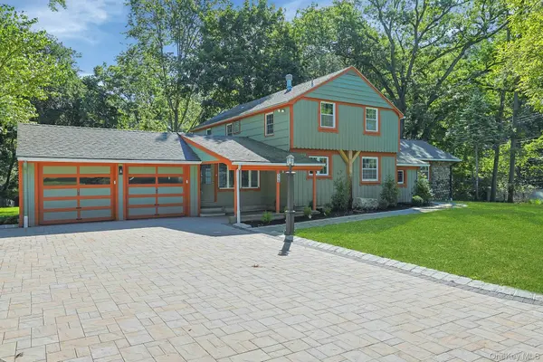 556 Babbling Brook LN, Valley Cottage, NY 10989