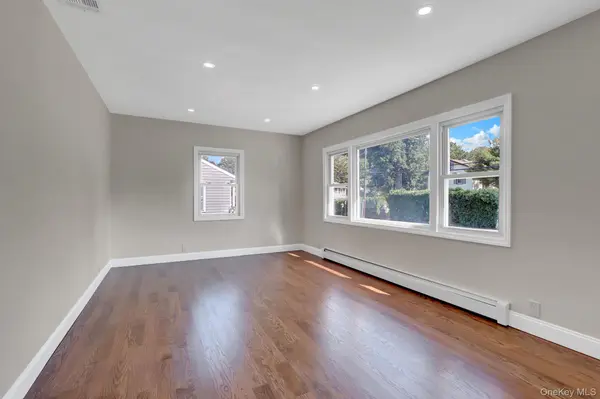 71 Valentine AVE, Glen Cove, NY 11542