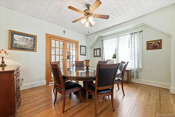 53 Larch AVE, Floral Park, NY 11001