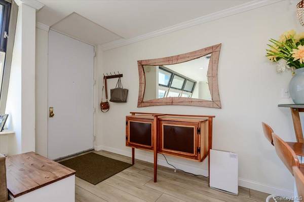 543 W Broadway #A, Long Beach, NY 11561