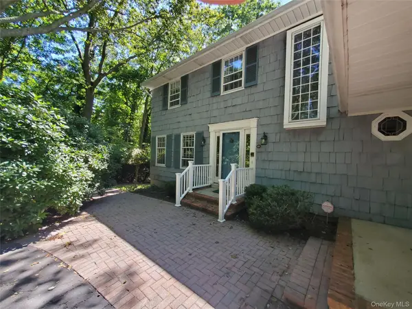 31 Sands LN, Port Jefferson, NY 11777