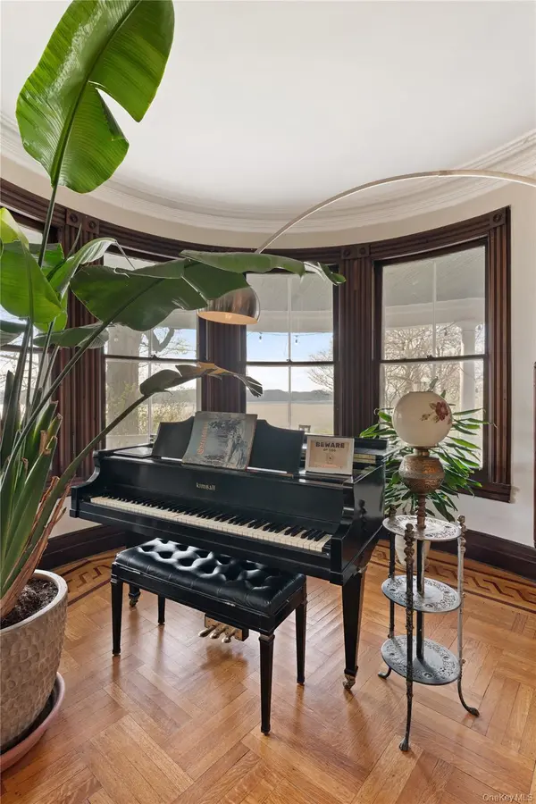 28 Hamilton AVE, Ossining, NY 10562