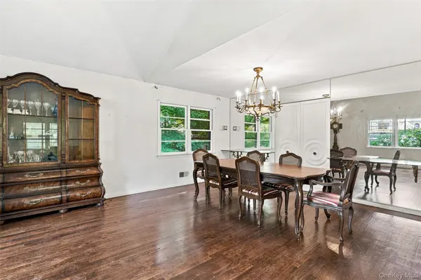 7 Overhill RD, New Rochelle, NY 10804