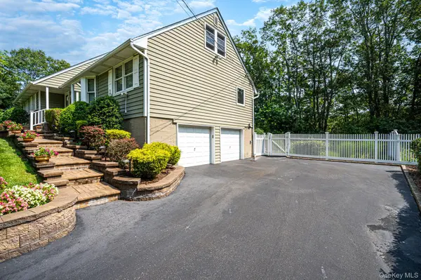45 Hillcrest AVE, Port Jefferson, NY 11777
