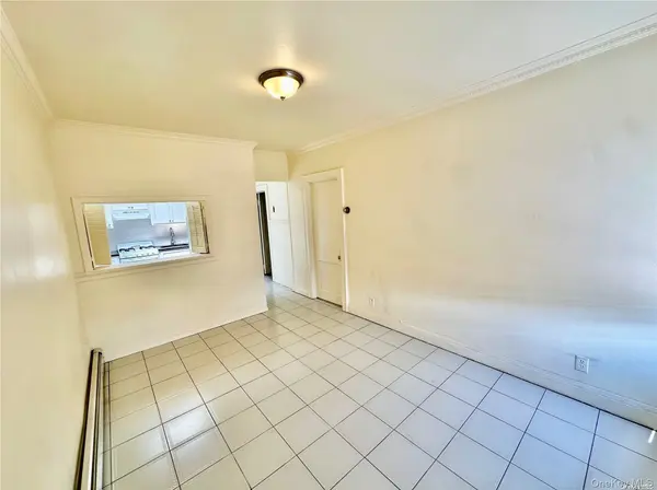 918 Hempstead TPKE #4, Franklin Square, NY 11010