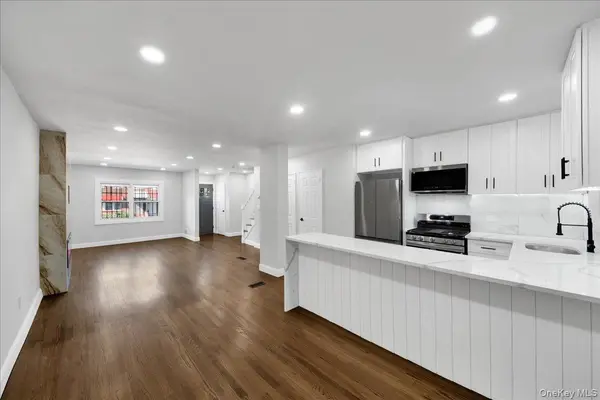 1052 E 227th ST, Bronx, NY 10466