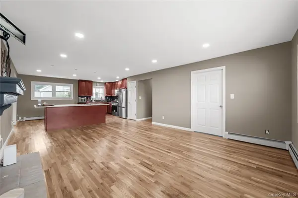 280 S Bayview AVE, Amityville, NY 11701