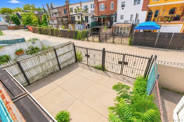 25-50 86th ST, East Elmhurst, NY 11369