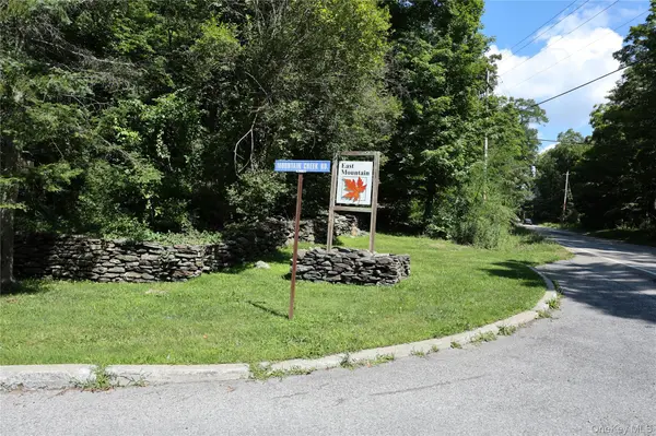 150 Deer Hollow RD, Poughquag, NY 12570