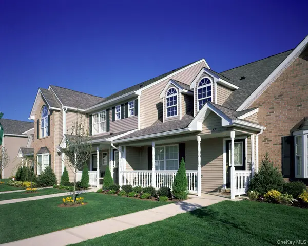 31 Village Green DR #31, Port Jefferson Station, NY 11776