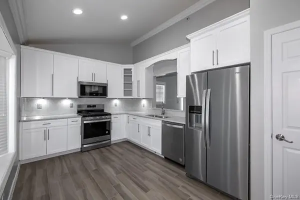 243 Village Green DR #243, Port Jefferson Station, NY 11776