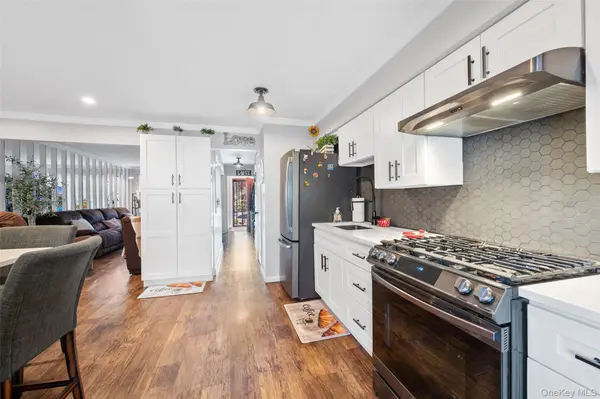 6991 Caldwell AVE, Maspeth, NY 11378