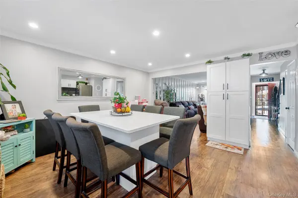 6991 Caldwell AVE, Maspeth, NY 11378